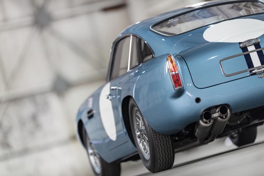 Детали экстерьера Aston Martin DB4 GT Continuation 2017 года  (UK) (фото 57 из 90)